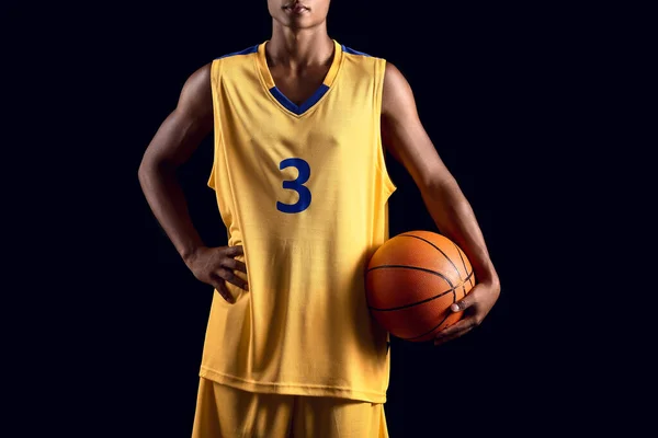 Jovem Jogador Basquete Afro Americano Fundo Escuro — Fotografia de Stock