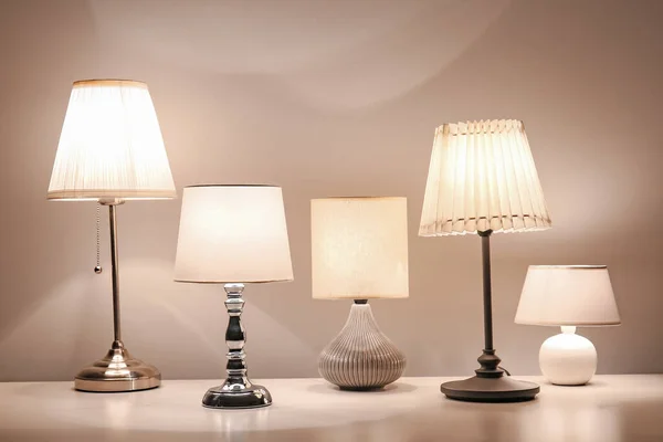 Glowing Lamps Table Evening — Stock Photo, Image