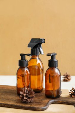 Masada farklı kozmetik ürünleri var.