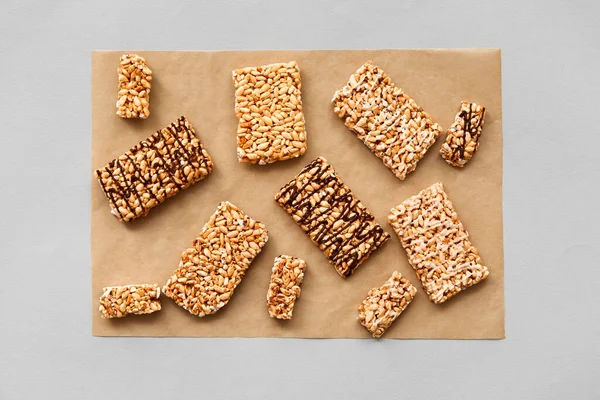 Crispy Rice Bars Grey Background — Stock Photo, Image