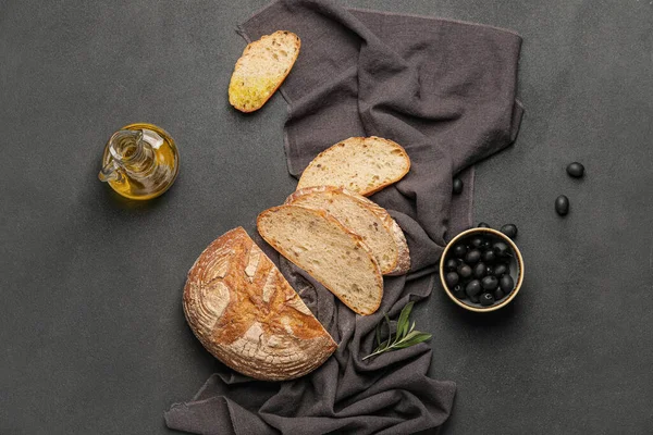 Bottle Tasty Olive Oil Bread Dark Background — Stock Photo, Image