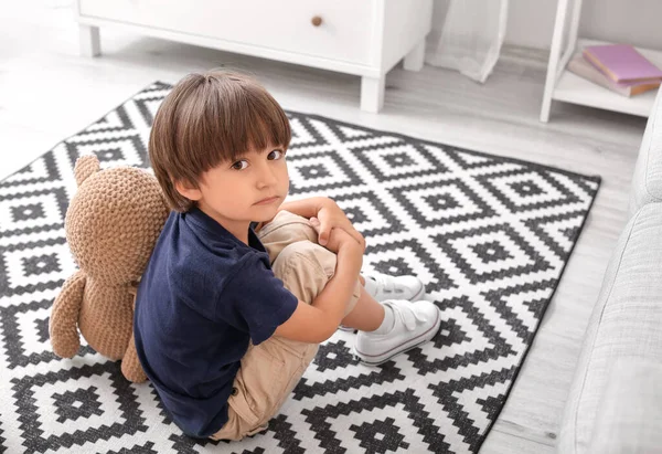 Kleiner Junge Mit Autistischer Störung Hause — Stockfoto