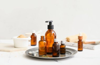 Masada farklı kozmetik ürünleri var.