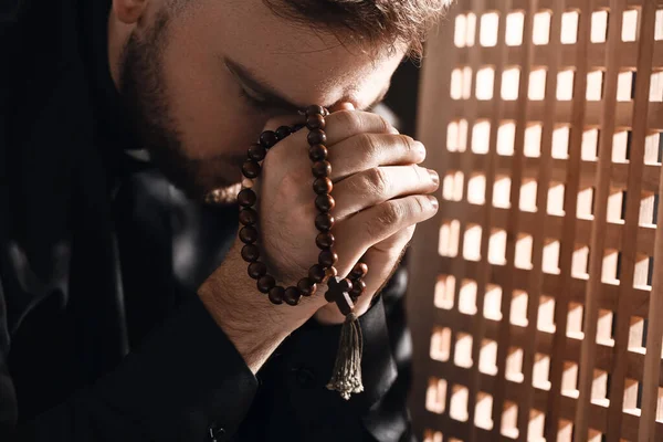 Young Priest Confession Booth — Stock Photo, Image