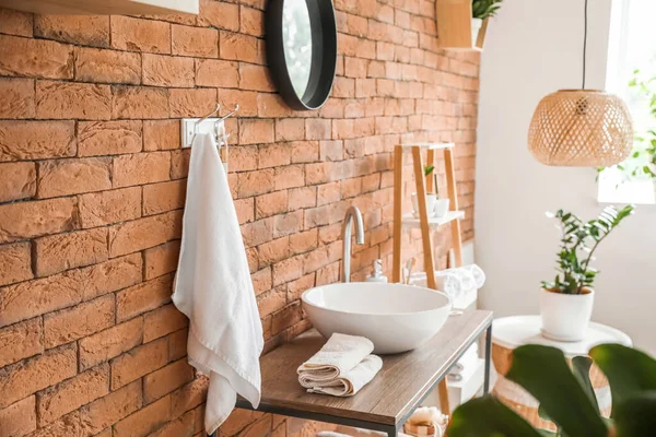 Stylish Interior Modern Bathroom Clean Towels — Stock Photo, Image