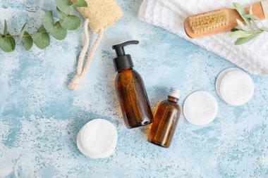 Masada farklı kozmetik ürünleri var.