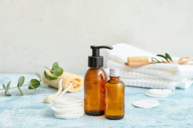 Masada farklı kozmetik ürünleri var.