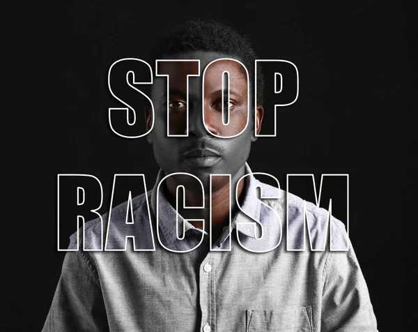Sorglig Afroamerikansk Man Med Mörk Bakgrund Stoppa Rasism — Stockfoto