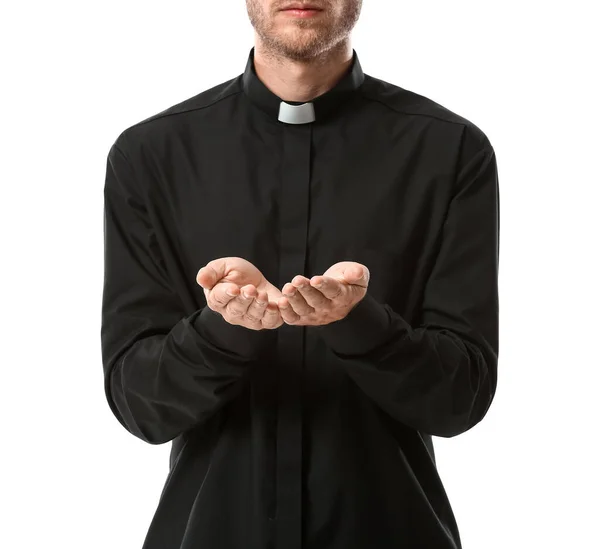 Προσευχόμενος Ιερέας Λευκό Φόντο — Φωτογραφία Αρχείου
