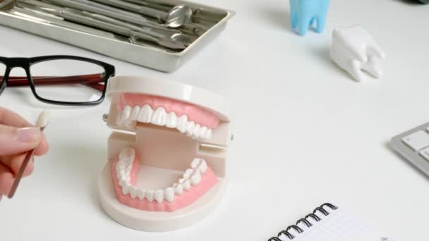 Dentista Elegir Color Los Dientes Clínica — Vídeos de Stock