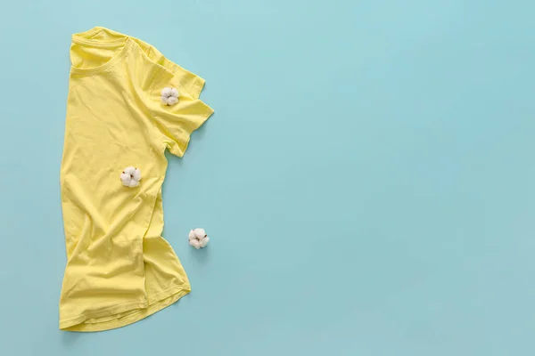 綿のTシャツの色の背景 — ストック写真