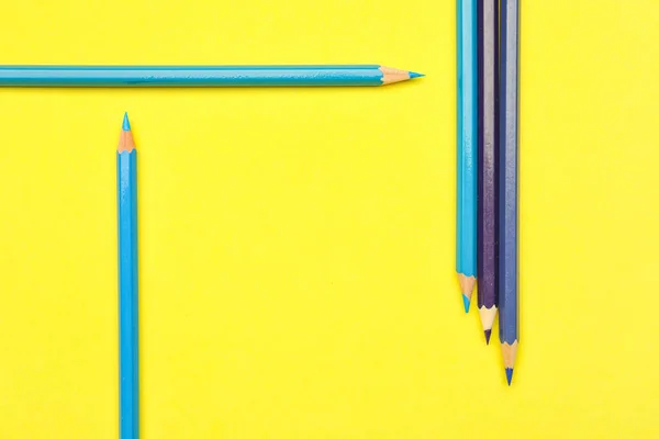 色の背景に普通の鉛筆 — ストック写真