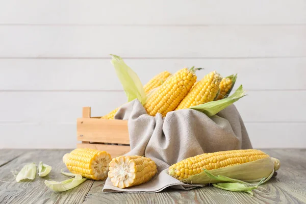 Box Fresh Corn Cobs Table — Stock Photo, Image