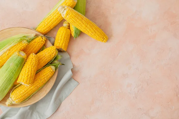 Plate Fresh Corn Cobs Color Background — Stock Photo, Image