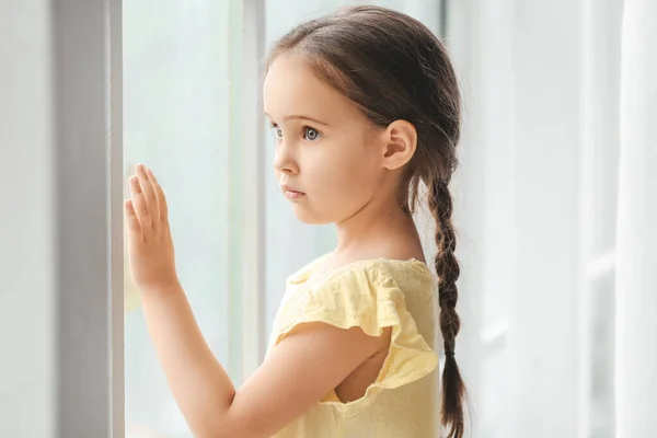 Little Girl Autistic Disorder Window Home — Stock Photo, Image