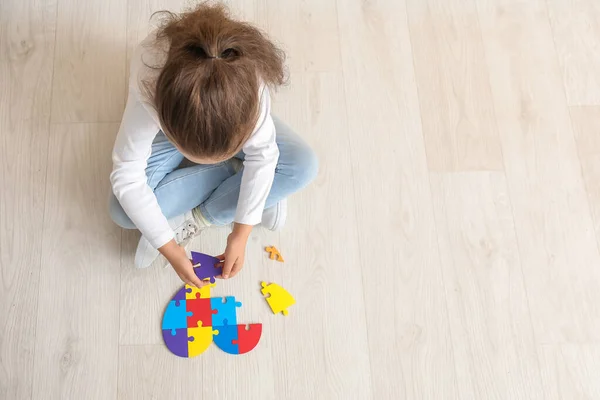 Little Girl Autistic Disorder Doing Puzzle Floor Top View — Stock Photo, Image