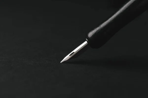 Fountain Pen Dark Background — Stock Photo, Image