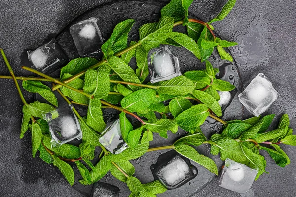 Fresh Green Mint Ice Cubes Dark Background — Stock Photo, Image