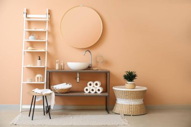 Modern şık banyonun içi.