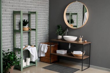 Modern şık banyonun içi.