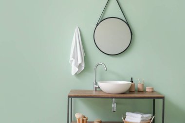 Modern şık banyonun içi.