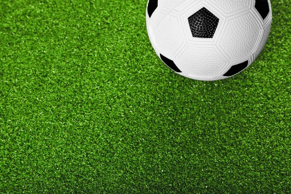 Piłka Nożna Polu Zielonym — Zdjęcie stockowe