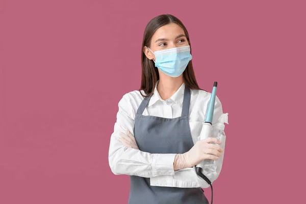 Female Hairdresser Wearing Medical Mask Color Background Coronavirus Epidemic — Stock Photo, Image