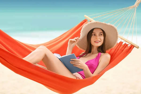 Beautiful Young Woman Book Relaxing Hammock Sea Beach — Stock Photo, Image