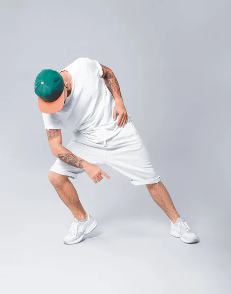 Male Hip Hop Dancer Grey Background — Stock Photo, Image
