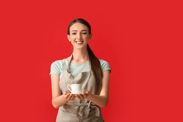 Jonge Vrouwelijke Barista Kleur Achtergrond — Stockfoto