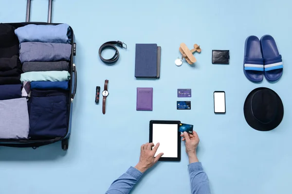 Set Travel Accessories Color Background — Stock Photo, Image