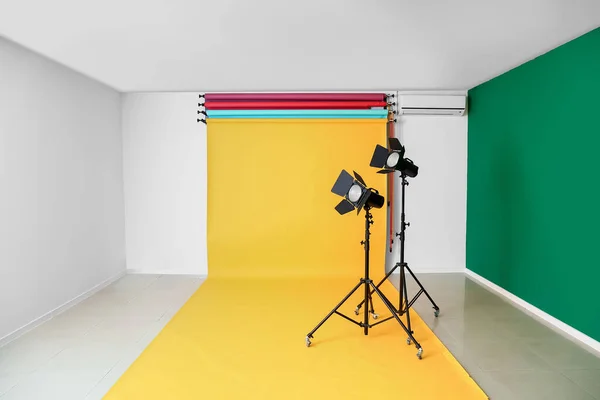Kleurendecors Moderne Apparatuur Fotostudio — Stockfoto