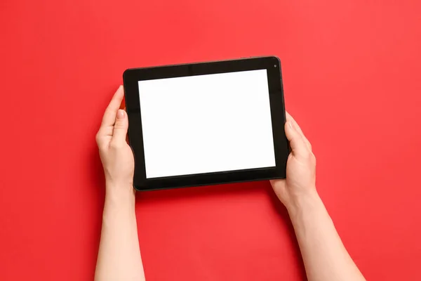 Hands Modern Tablet Computer Color Background — Stock Photo, Image