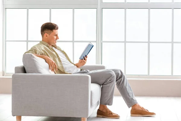 Young Man Book Relaxing Sofa Home — Stock Photo, Image