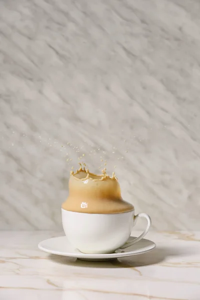 Cup Hot Coffee Splash Table — Stock Photo, Image