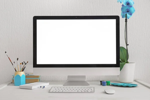 Modern Monitor Blank Screen Table — Stock Photo, Image