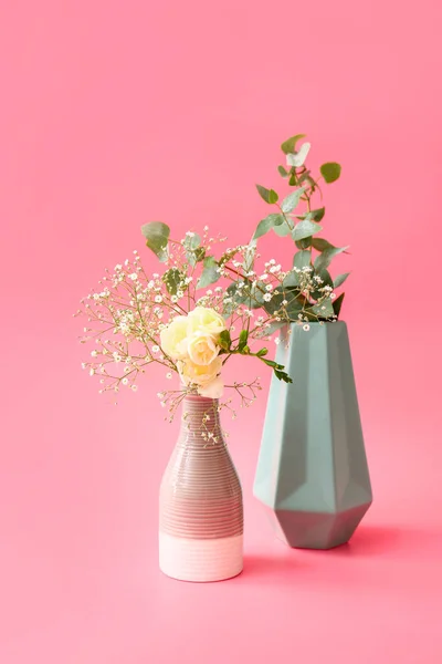 Beautiful Vases Flowers Color Background — Stock Photo, Image