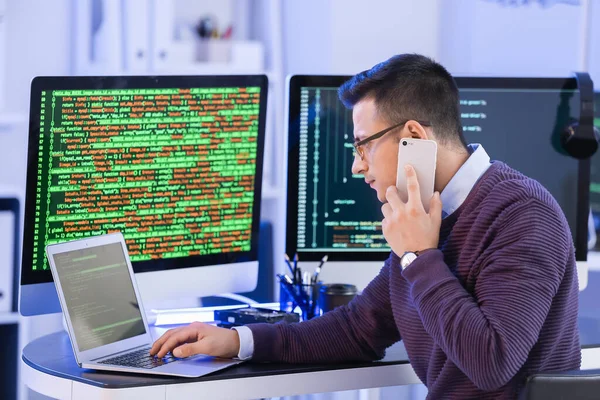 Male Programmer Working Office Night — Stock Photo, Image