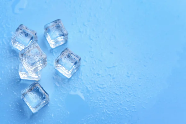 Cubos Hielo Sobre Fondo Color —  Fotos de Stock