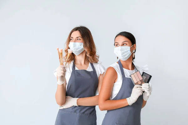 Female Makeup Artists Wearing Medical Masks Light Background Coronavirus Epidemic — Stock Photo, Image