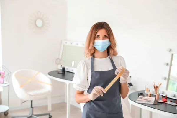 Female Makeup Artist Marking Tape Salon Coronavirus Epidemic — Stock Photo, Image