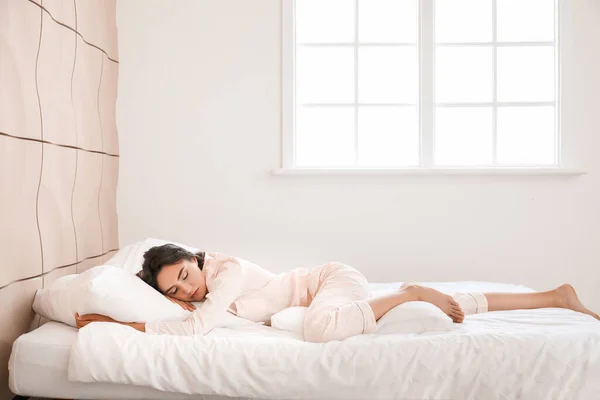 Young Woman Sleeping Bed Home — Stock Photo, Image