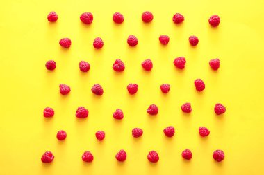 Renkli, olgun ahududular.