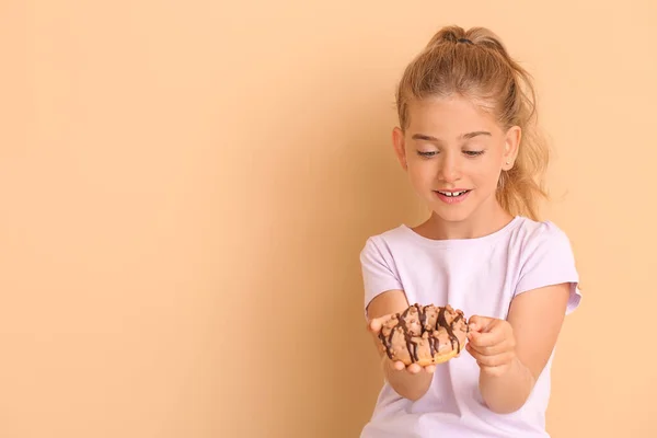 Funny Little Girl Donut Color Background — Stock Photo, Image