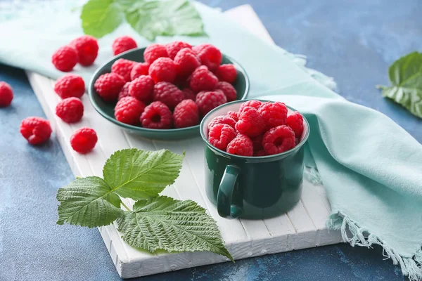 Plate Tasty Ripe Raspberries Color Background — Stock Photo, Image
