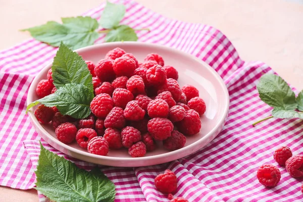 Plate Tasty Ripe Raspberries Table — Stock Photo, Image