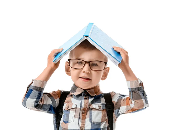 Netter Kleiner Schuljunge Mit Buch Auf Weißem Hintergrund — Stockfoto