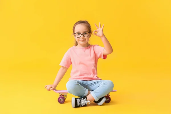 Cute Little Girl Skateboard Showing Color Background — Stock Photo, Image