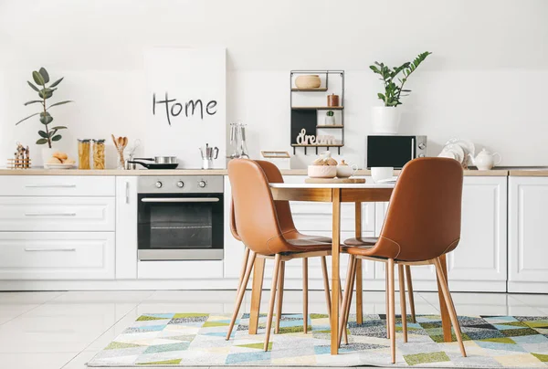 Interior Stylish Modern Kitchen Dining Table — Stock Photo, Image