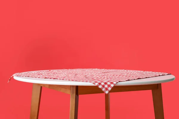 Mesa Comedor Con Mantel Sobre Fondo Color — Foto de Stock